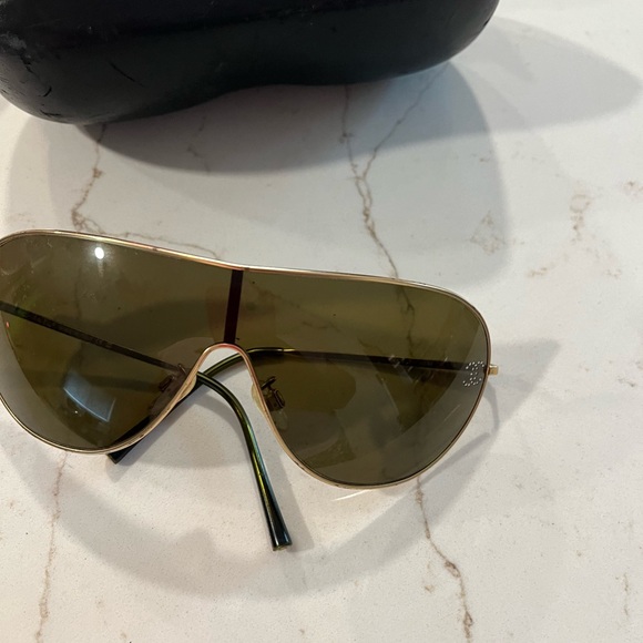 chanel for the GAWDs - Picture 5 of 6